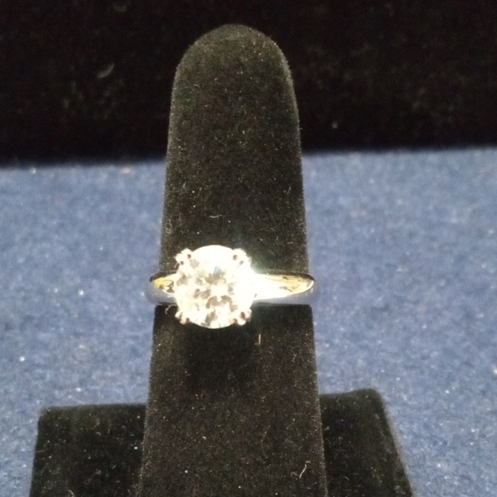 Elegant Sterling Silver Moissanite Solitaire Ring Size 7